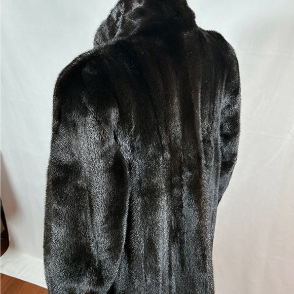 Chic Black Teddy Jacket - Picture 6 of 10